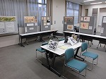 濃尾地震の被害を描いたパネルや図書館資料を展示しました。（熱田図書館　「防災講演会 ～大震災から学ぶこと、熱田区だから備えること～」）