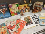 クリスマスにまつわる書籍（鶴舞中央図書館　「世界のサンタクロース展」）の大きな画像へ