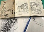 探索の後は、図書館の地域・郷土に関する本で調べながら、ウィキペディアを編集します。（山田図書館　「ウィキペディアタウン名古屋小田井～山田の魅力を再発見！～」）