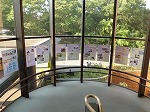 階段踊り場展示の様子（鶴舞中央図書館展示「なごやのまちと下水道」）