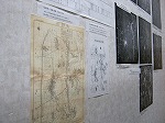 地図展示の様子（富田図書館「富田の移り変わり～終戦後から現在まで～」）の大きな画像へ