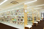 徳重図書館　書架