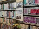 ティーンズ向けの文庫本もあります！（楠図書館 ティーンズコーナー）の大きな画像へ