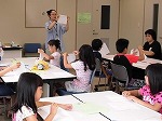 ティッシュをちぎって･･･。（南陽図書館　「夏の工作会」）の大きな画像へ