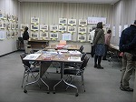 展示会の全景（名東図書館　「～さわって楽しむ浮世絵～歌川広重木版展」）