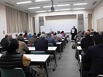 皆さん楽しみながらも真剣に聴き入っていました（熱田図書館　講演会「熱田の歴史～あつた白鳥伝説～」）