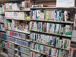 小説、実用書など面白く、役立つ本を集めました！！（富田図書館　「ティーンズコーナー」を新設しました！）