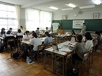 20人ほどの参加がありました。（愛知サマーセミナー2016で本のPOP作り講座）