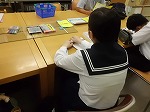 読書カードを点字で書いてくれました。（鶴舞中央図書館　「盲学校の生徒さんが、読書カードを書いてくれました！」）