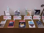 各回の内容に合わせた本の展示をしました。（鶴舞中央図書館　「図書館サイエンス夜話」）