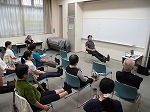 図書館で健康体操！の様子（熱田図書館　講座「図書館で健康体操！」）