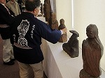 円空仏レプレカ展示「木端の会」さんの法被（中川文化小劇場出張展示「中川図書館円空コーナーのご案内」　－中川図書館－）