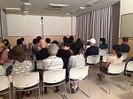 終演直後の様子（緑図書館　『「木を植えた人」を聴く会」』）