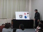 かみしばいやパネルシアターも楽しみました。（名東図書館　子どもと本の講座「季節のわらべうたと絵本の会　冬」）