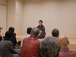 やわらかい語りに魅せられていました。（徳重図書館　「徳重図書館寄席」を行いました）