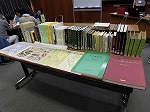 今回の調査でこんなにたくさんの図書館資料を使いました。（鶴舞中央図書館　「ウィキペディアタウンin　鶴舞～みんなでつくる街図鑑～」を開催しました）