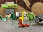 展示の様子（鶴舞中央図書館　「みんなで作ろう！おりがみ動物園」）