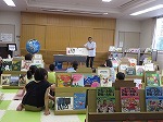 絵本の展示の様子とおはなし会（港図書館　「絵本のひろばIN港図書館2017」を開催しました）