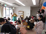 おはなし会の様子（港図書館・南陽図書館　「みなと子育てサロン2017」に参加しました）