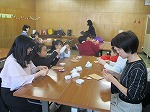 小学生も、針と糸でちくちくしました。（ちくちく手づくりの会）（乳幼児向けおはなし会）（千種図書館　「千種としょかんまつり」を行いました）