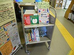 もちろん絵本の貸出もしました。（守山図書館　「こどもとえほんとかぐ展　絵本のための家具で、絵本を満喫する3日間」を行いました）