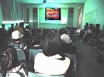 「注文の多い料理店」上映中（熱田図書館　「春休み子どもえいが会」を行いました）