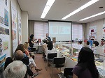 参加者も国際色豊かです。（中村図書館　フランス絵本の世界にようこそ！講演会「お子様のための絵本を見つけ、知り、選ぶ」を行いました）