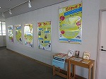 パネル展示の全体風景です。（港図書館　パネル展示「トイレっとぼうさい展」）