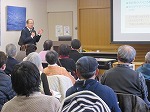 講演会の様子です。（港図書館　「医師によるがん講座」を行いました）