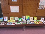 図書館おすすめの絵本、いろいろ持って行きました。（港図書館　港保育園エリア支援保育所主催の子育て講座にて、港図書館をPRしました！）