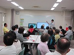 スマホ教室の様子（中川図書館　「基礎から始めるスマホ教室」を行いました）