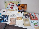 音読した紙芝居や紹介した資料です。（中川図書館　「長寿イキイキ音読教室」を行いました）