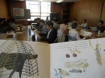 『たなばた』を音読しました。（守山図書館　「もりやますこやか音読教室」を行いました）