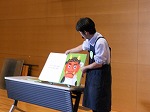 絵本「おめんです」では、おめんでかくれている動物の当てっこもしました。（守山図書館　「もりやまっこ子育て広場in守山」に参加しました）