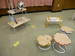 どんな風に楽しむのかな？（守山図書館　「SUKUSUKU LIBRARY ～こどもと絵本の空間展～」を行いました）