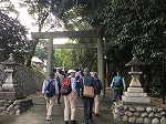 地下鉄野並駅のすぐ近くにある野並八剣社からスタートです！（緑図書館　地域さんぽ「桶狭間の戦い：鳴海城と三砦」を行いました）