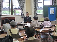 宮田先生のお話に聴き入る聴講者のみなさん(天白図書館 文芸講演会「『銀河鉄道の夜』の彼方へ」を行いました)