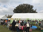 たくさんの方がブースを訪れました。（西図書館・山田図書館　「西区民おまつり広場」に参加しました）