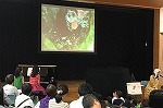 魅力ある演奏と語りの組み合わせでした。（山田図書館　「クラシック de 読み聞かせ音楽会」を行いました）