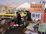 リサイクル本屋さんの様子。この頃はまだ本がいっぱいありました。（南陽図書館　「南陽地域ふれあいまつり」に参加しました）