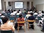 会場の様子（熱田図書館　「熱田に根付くお茶と和菓子の伝統」）"