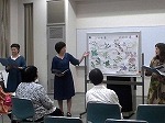 おはなし会の様子（熱田図書館　「大人のためのおはなし会」）