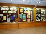 展示の様子（南図書館「南区特別支援学級児童生徒作品展」）"