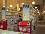 館内の様子（「中川図書館で夕涼み」）"