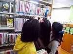 感謝状贈呈式の様子（緑図書館　「司書のお仕事体験会」）