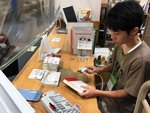 熱田図書館「中学生・司書のおしごと体験」の写真3