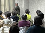 天白図書館「おとなのためのおはなし会」の写真1