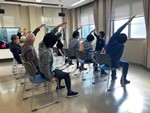 南陽図書館「心身すっきりストレッチ」の写真1