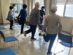 南陽図書館「心身すっきりストレッチ」の写真2