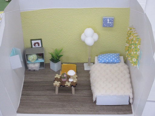 港図書館Let's インテリアワークショップ「ケーキ箱のお部屋づくり」の写真3